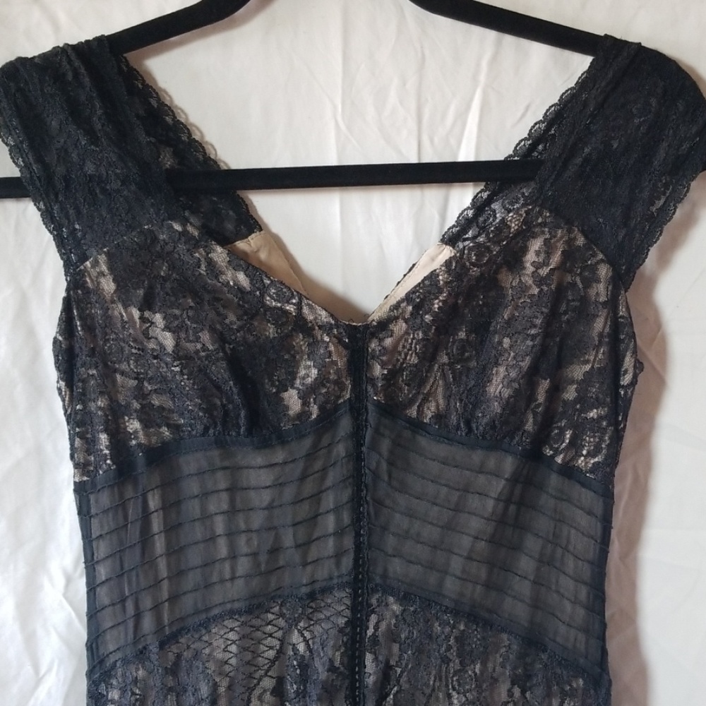 Dress - Picture 2 of 4